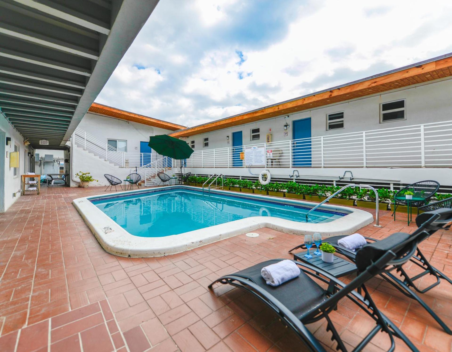 Fantastic Studio At The Beach With Parking&Pool - M43 Hollywood Dış mekan fotoğraf